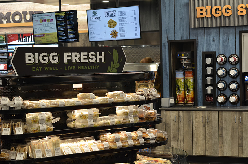 Huck's grab and go food display
